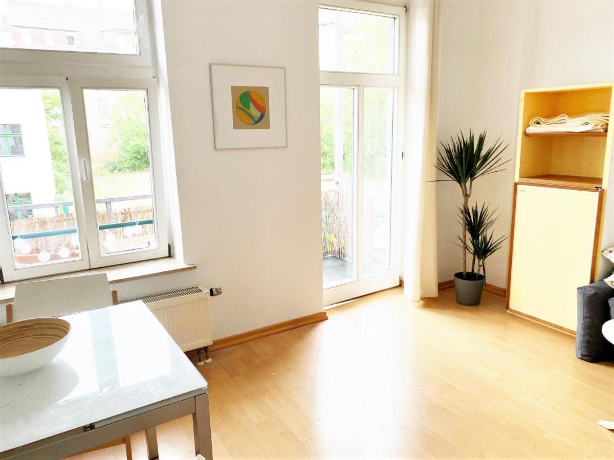 Schoene, Ruhige Zweiraumwohnung Im Angesagten Altlindenau Leipzig Exterior photo